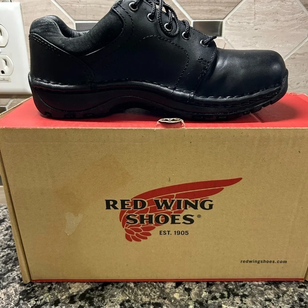 RED WING 2323 Size 5.5 Leather Aluminum Toe Work Oil Resistant Steel Oxford Shoe